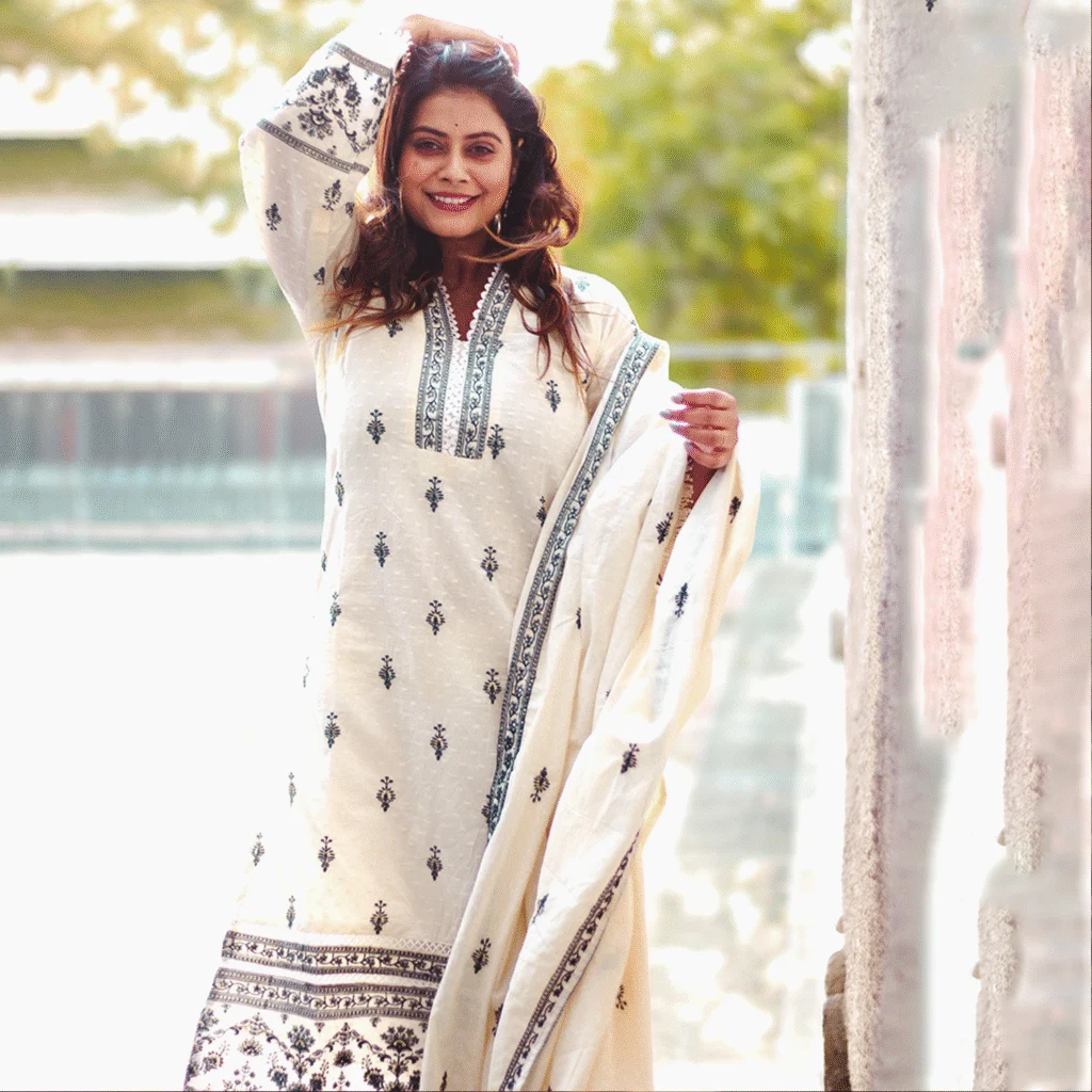 Off-White Pakistani Khadi Suit with Grey Embroidery & Handcrafted Thread Work