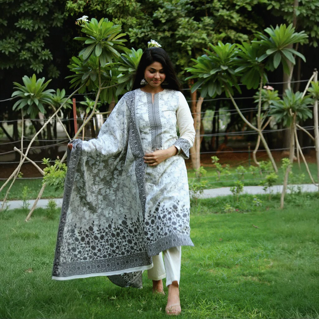 Noir Elegance Printed Kurta Set